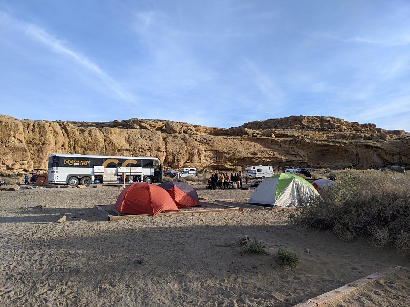 Students camping at Chaco Culture National Historic Park in AN219 Archaeology of the North American Southwest <span class="cc-gallery-credit">[Scott Ingram]</span>